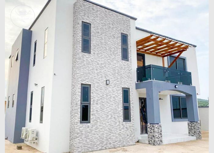 5 Bedroom House For Sale 