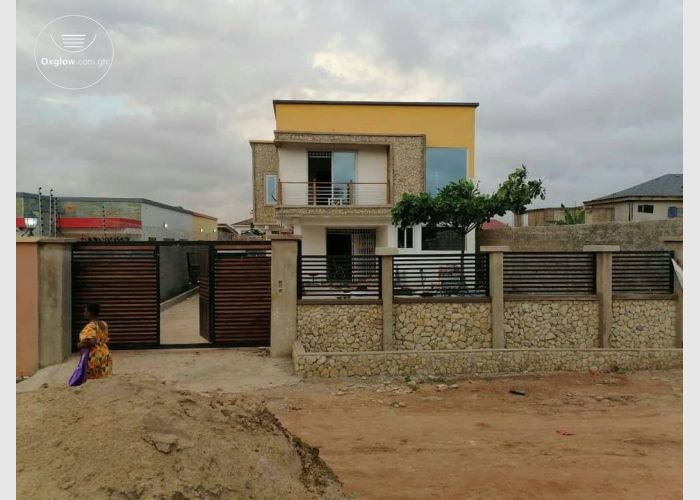 5 Bedroom House For Sale 
