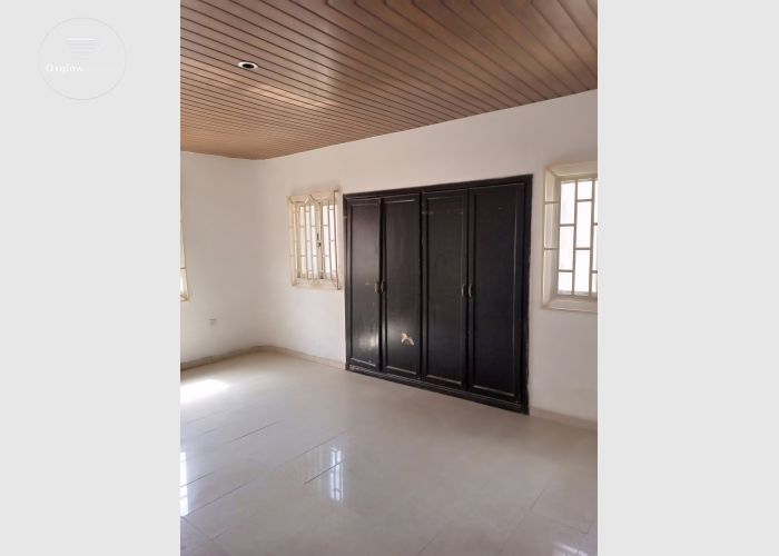 5 MASTER BEDROOM WITH OUTHOUSE PLUS SWIMMING POOL AT ADENTA