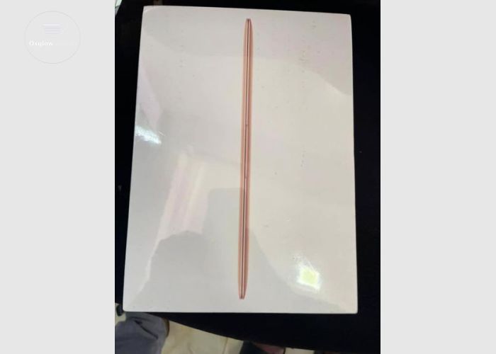 Apple MacBook 2018 Core i5 Laptop