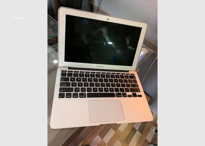 Apple MacBook Air 2015 Core i5 Laptop
