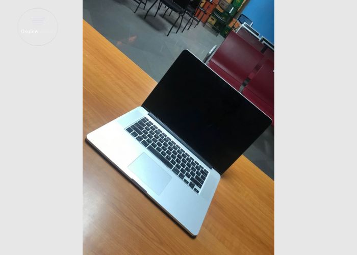 Apple MacBook Pro 15â€ Core i5 Laptop
