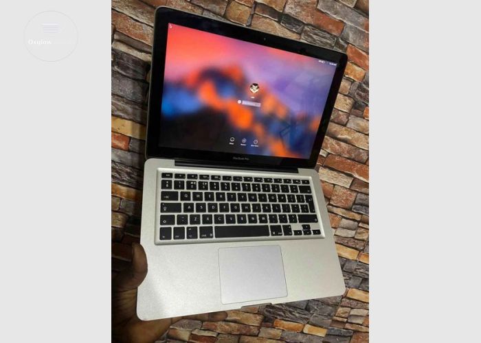 Apple MacBook Pro Core i5 Laptop
