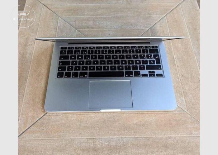Apple MacBook Pro Core i5 Laptop