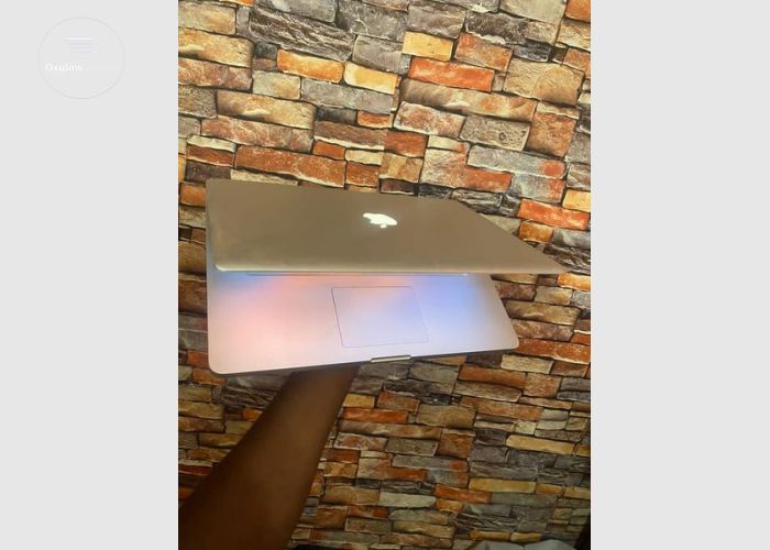 Apple MacBook Pro Core i7 Laptop