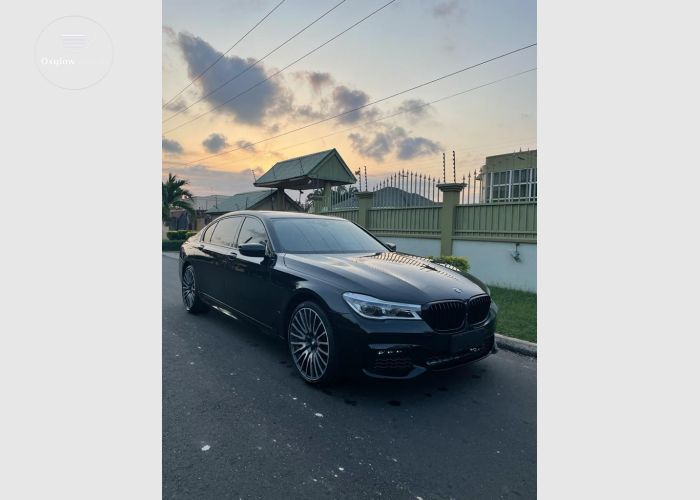 BMW 750i 2017 Model