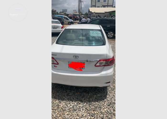 Corolla le 2012
