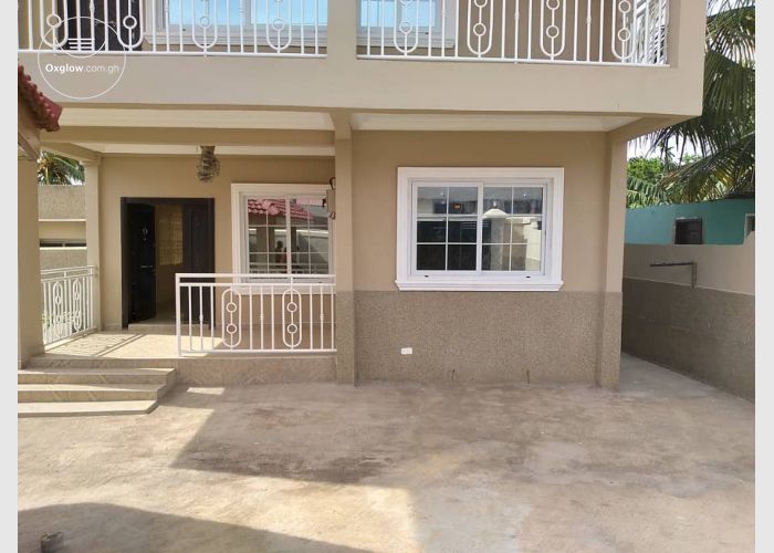Executive 4 bedroom for rent at Adjiriganor