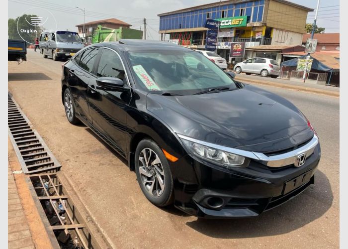 Honda Civic 2018 Fully Loaded