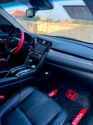 Honda Civic Touring 2016 Model