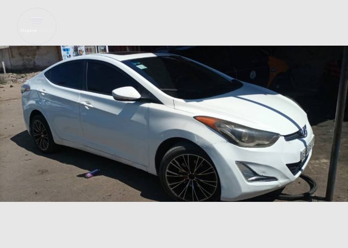 Hyundai Elantra 2012