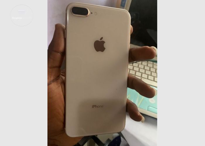 IPHONE 8+ (64GB)