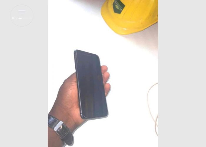 IPHONE 8+ 64GB
