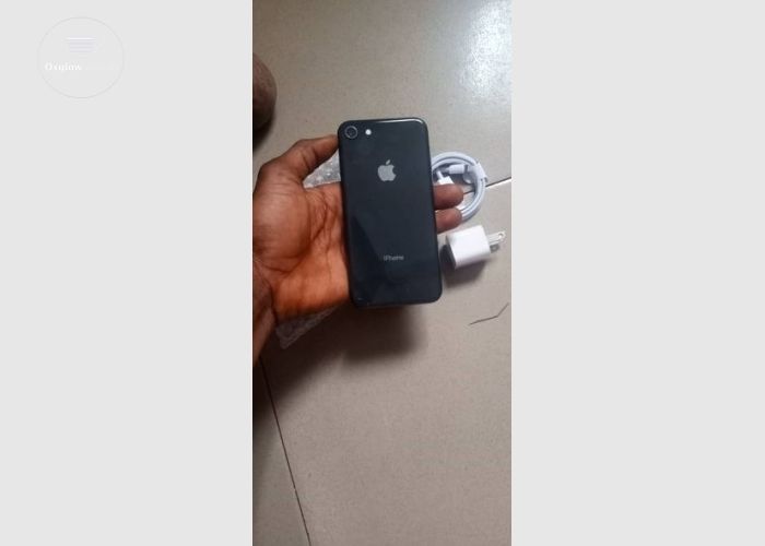 iPhone 8 64gig
