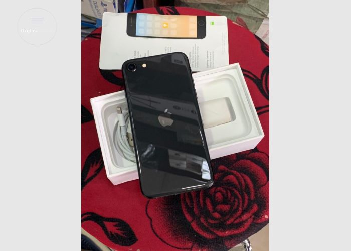 iPhone SE 64Gb