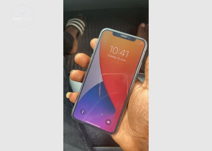iPhone XR 64Gb