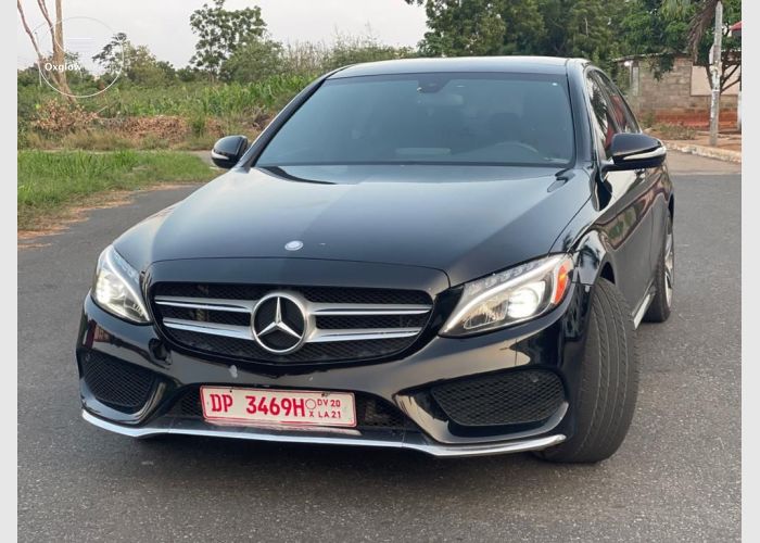 Mercedes Benz C300 2015 Model