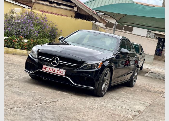 Mercedes Benz C300 2018 Model