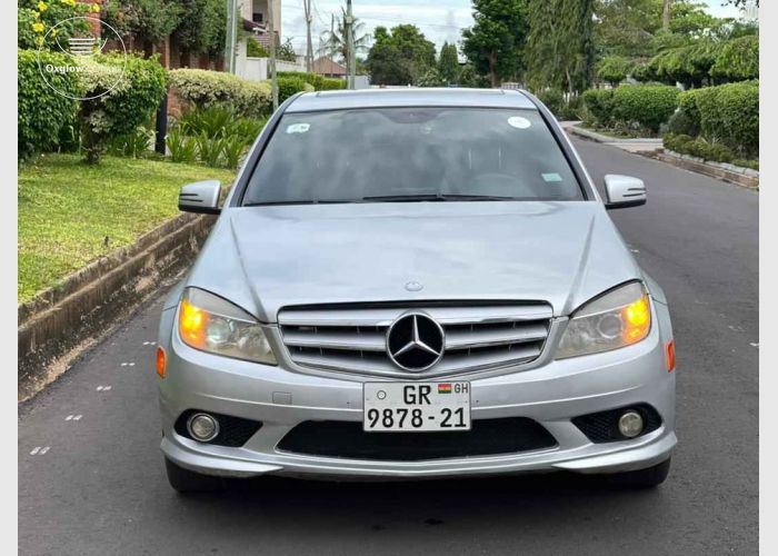 Mercedes Benz C300 4Matic 2010 Model
