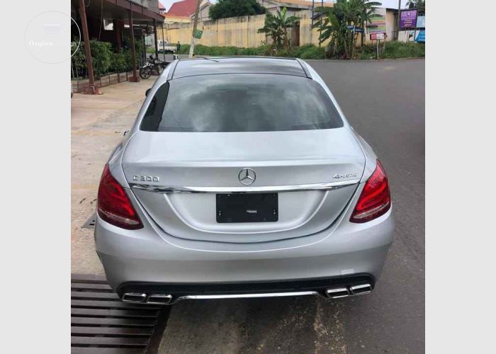 Mercedes Benz C300 4Matic 2016 Model