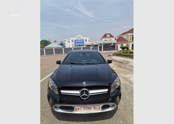 Mercedes Benz GLA 250