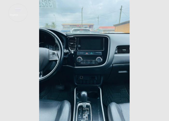 Mitsubishi outlander 2017 model 
