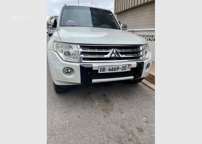 Mitsubishi Pajero 2010 Model