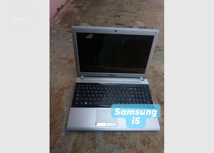 Neat Samsung i5 laptop
