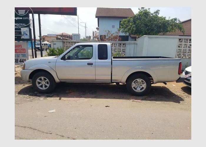 Nissan Frontier 2003 Model