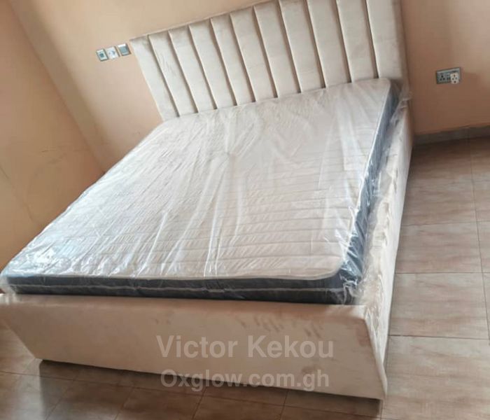 Queen size bed mattress for sale 