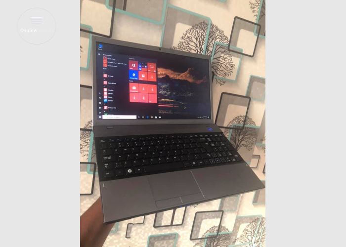 Samsung AMD A8 Laptop