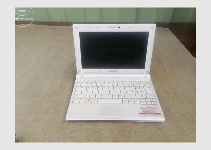 Samsung Mini Laptop
