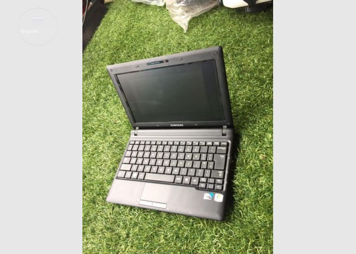 Samsung Mini Laptop