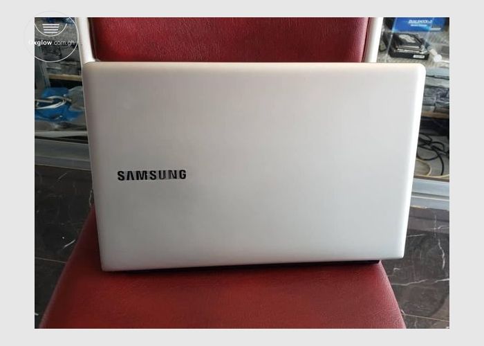 Samsung NP300E5E Core i5 Laptop
