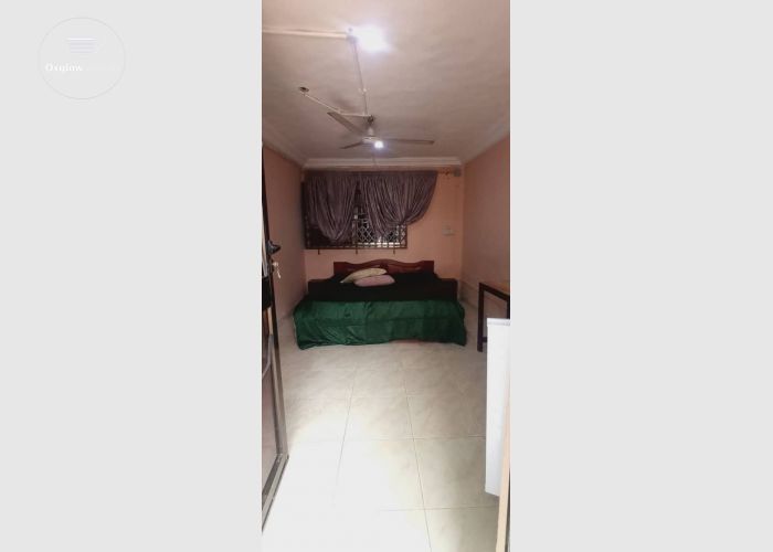 Single room full furnished available