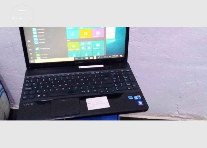 Sony Bravia Core i3 Laptop