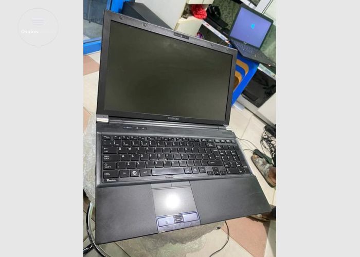 Toshiba Core i3 Laptop