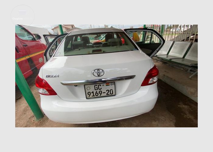 Toyota/Belta 2010