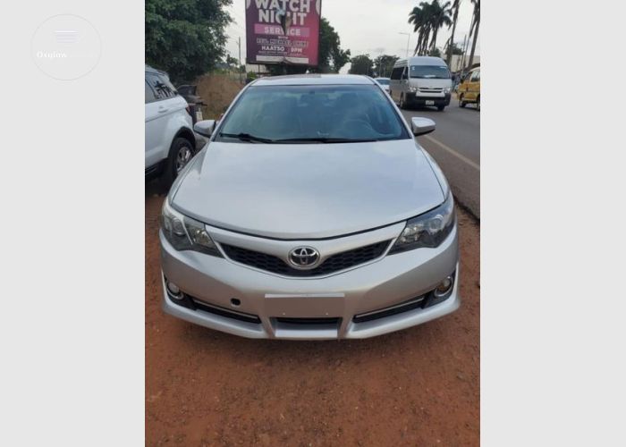 Toyota Camry SE 2013 Model