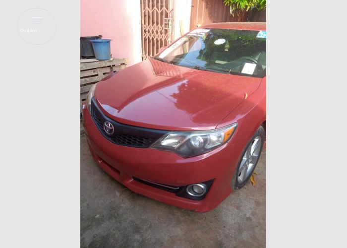 Toyota Camry SE 2014 Model