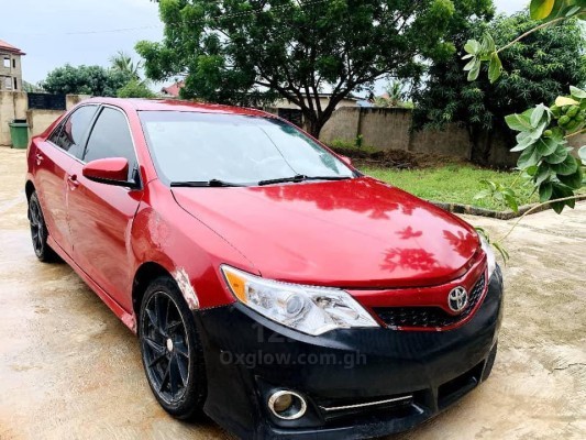 TOYOTA CAMRY SE