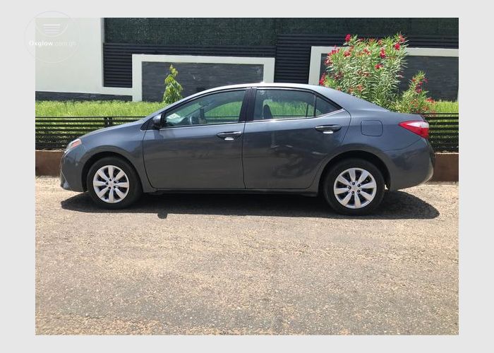 Toyota Corolla LE 2015/16 Model 