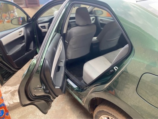 TOYOTA COROLLA LE 2015