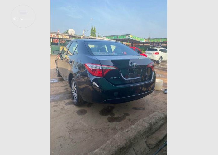 Toyota Corolla LE 2015 Model