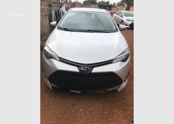 Toyota Corolla LE 2018 Model