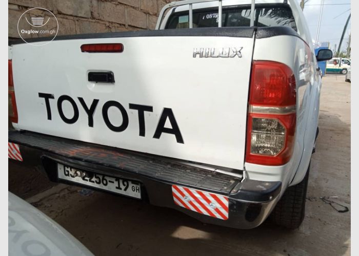 Toyota Hilux 2015 Model