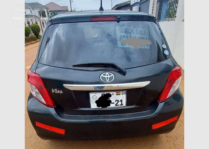 Toyota Vitz 2011 model 3 plugs