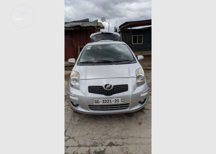 Toyota Vitz 3 Plugs
