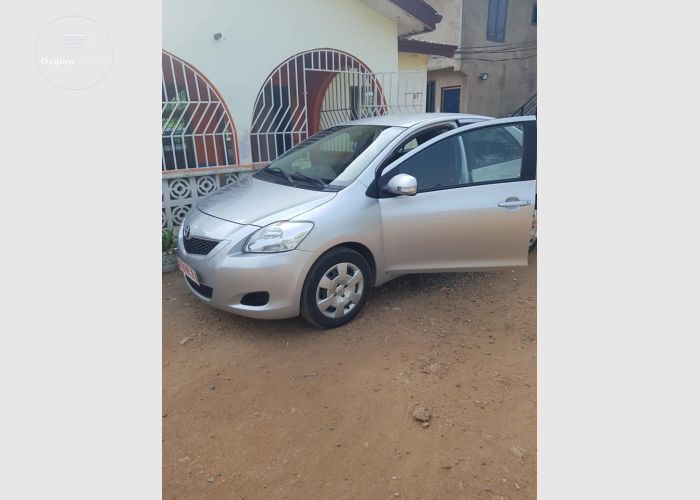 Toyota Yaris 2011 Model