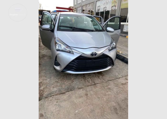 Toyota Yaris LE 2010 Model